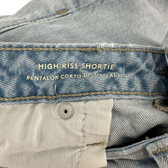 Universal Thread High Rise Shortie Blue Jean Shorts Light Wash Size 12 31 Waist - Picture 5 of 7